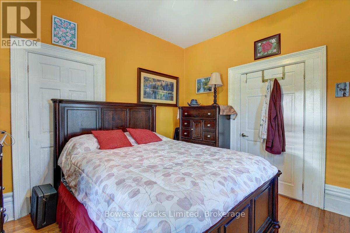 126 FRONT STREET N - 16