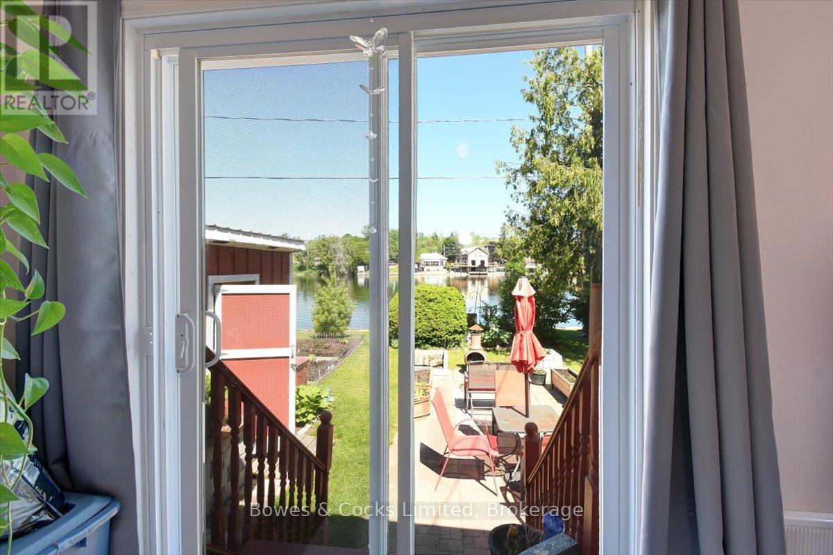 126 FRONT STREET N - 20