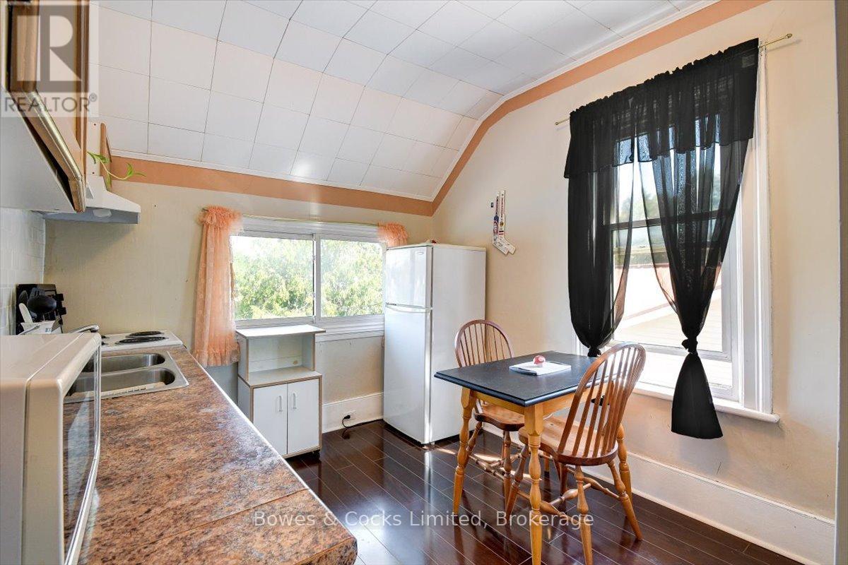 126 FRONT STREET N - 23
