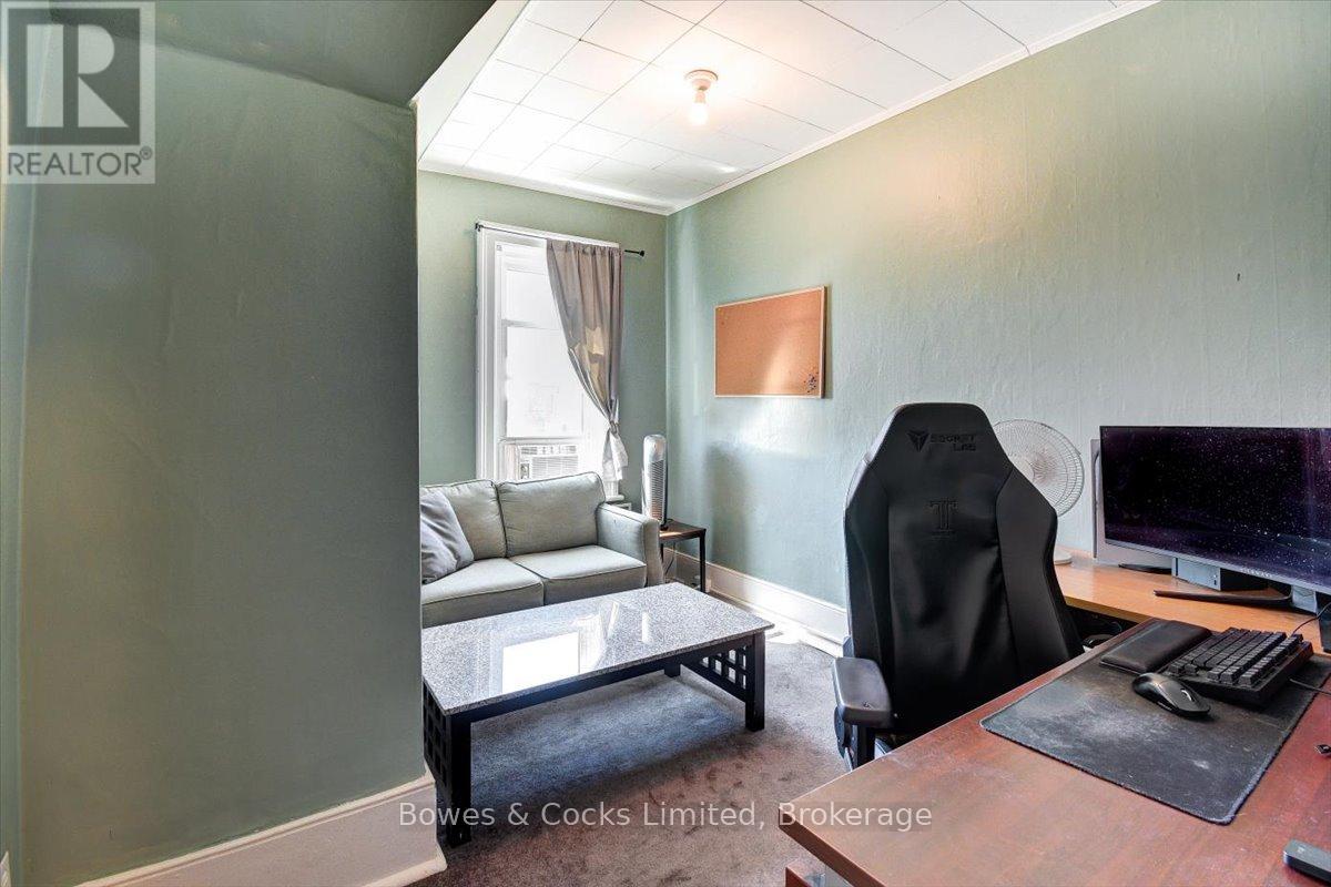 126 FRONT STREET N - 25