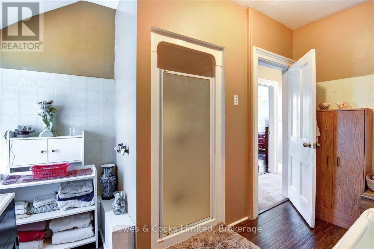 126 FRONT STREET N - 27