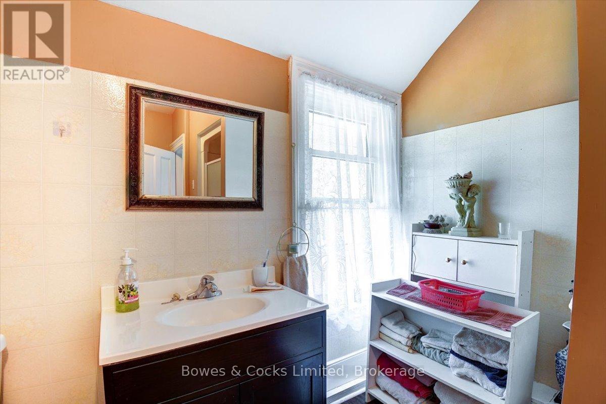 126 FRONT STREET N - 28