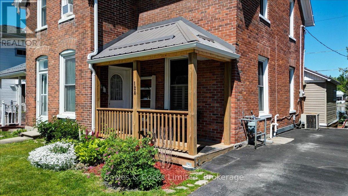 126 FRONT STREET N - 3