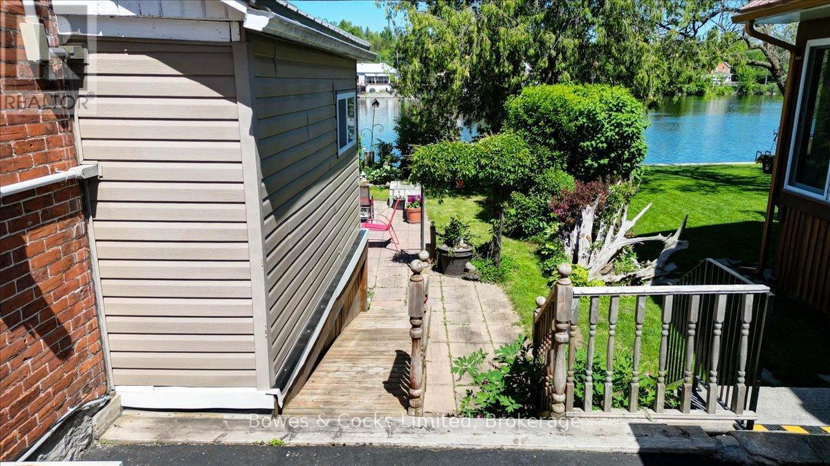126 FRONT STREET N - 32