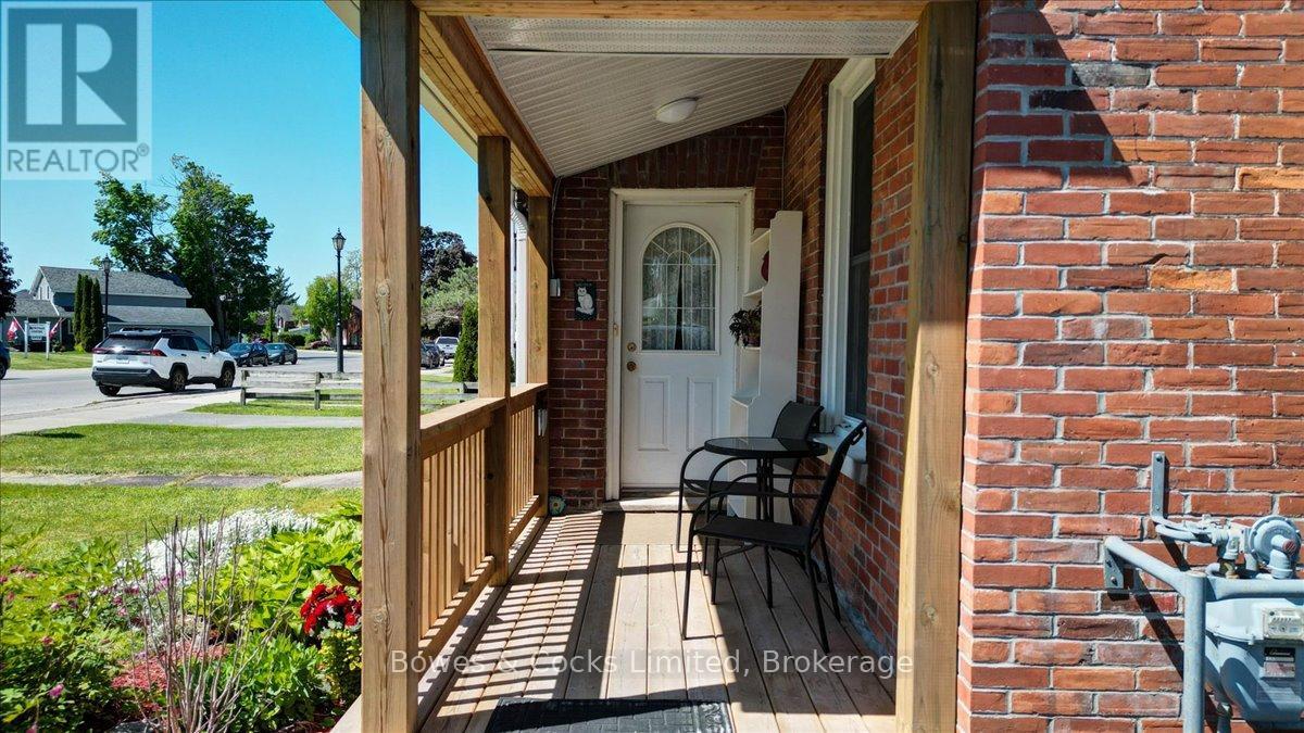 126 FRONT STREET N - 4