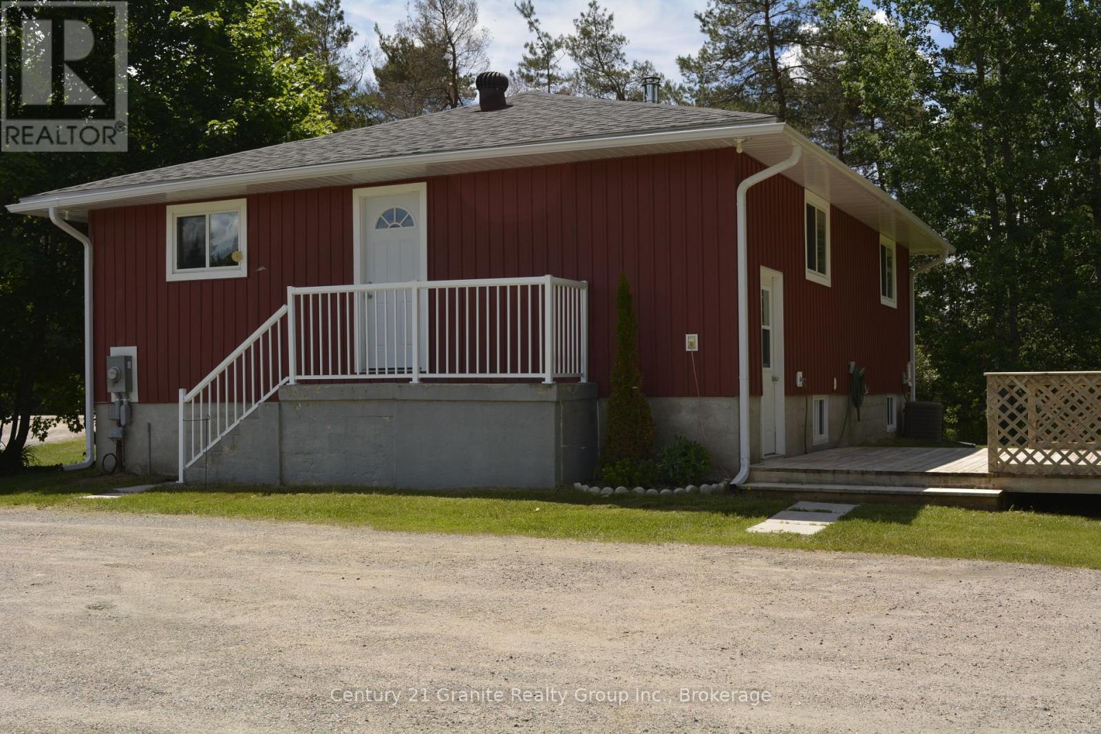 671 HASTINGS STREET N - 1