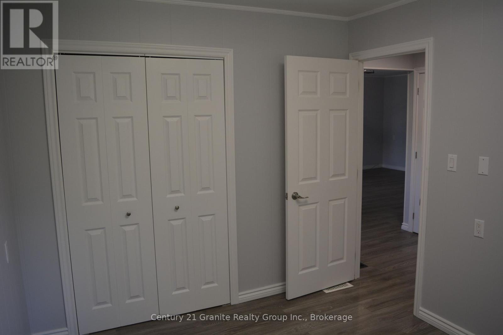 671 HASTINGS STREET N - 11