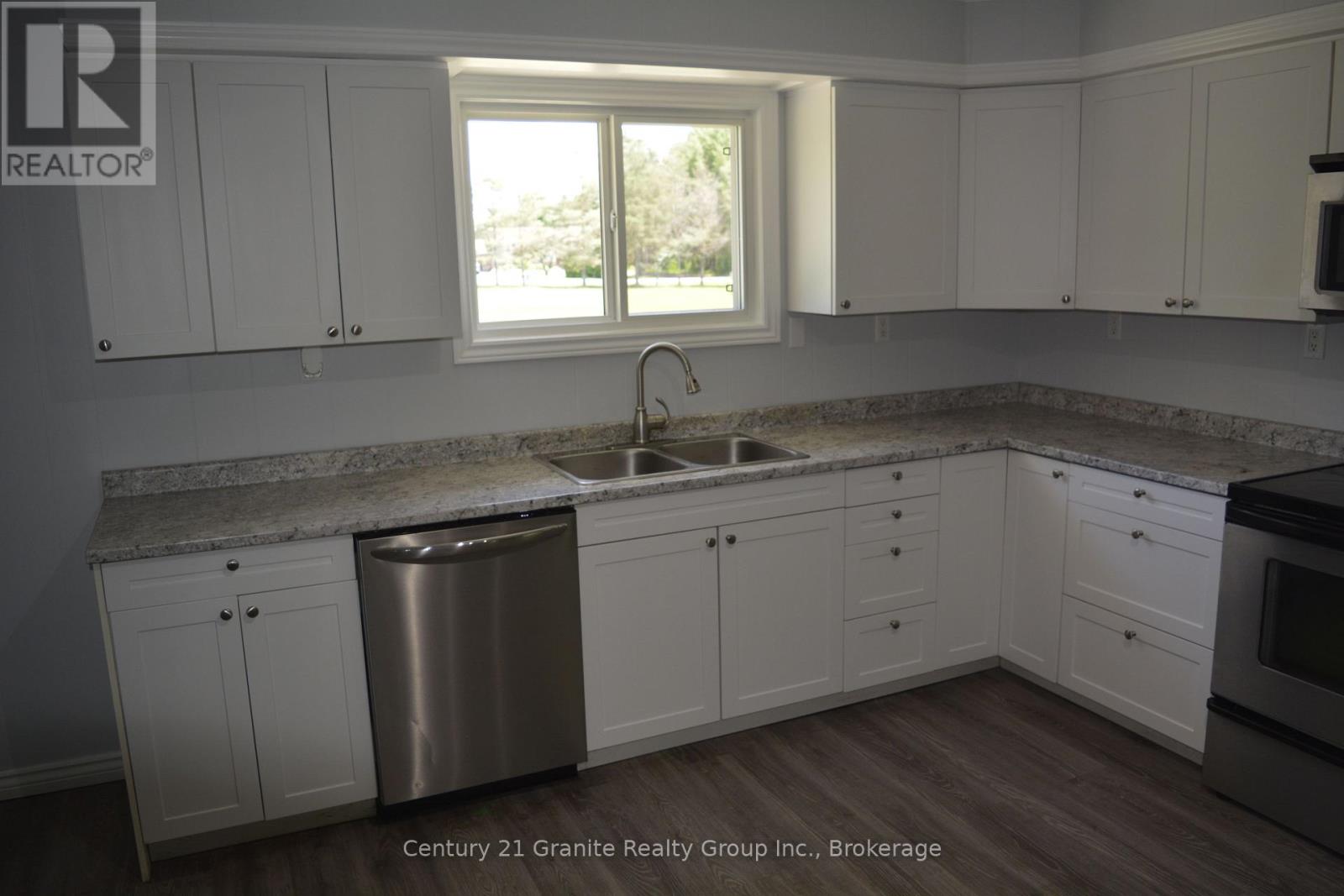 671 HASTINGS STREET N - 15