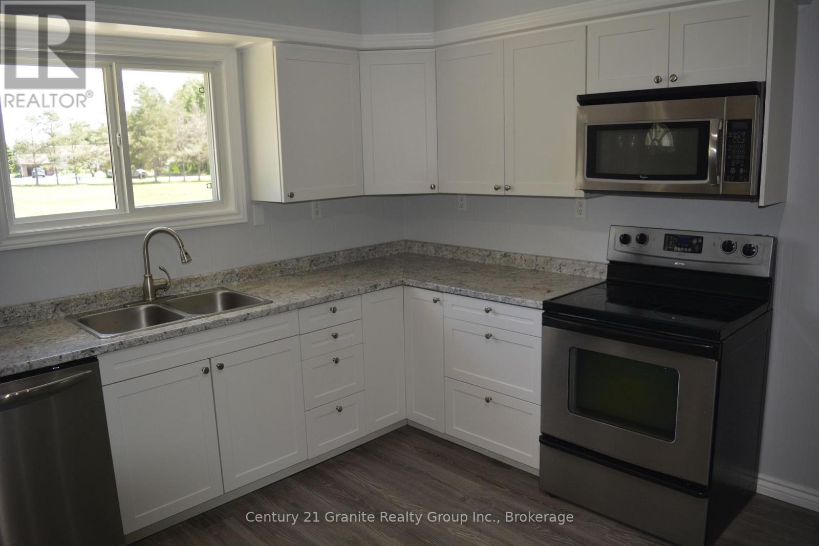 671 HASTINGS STREET N - 16