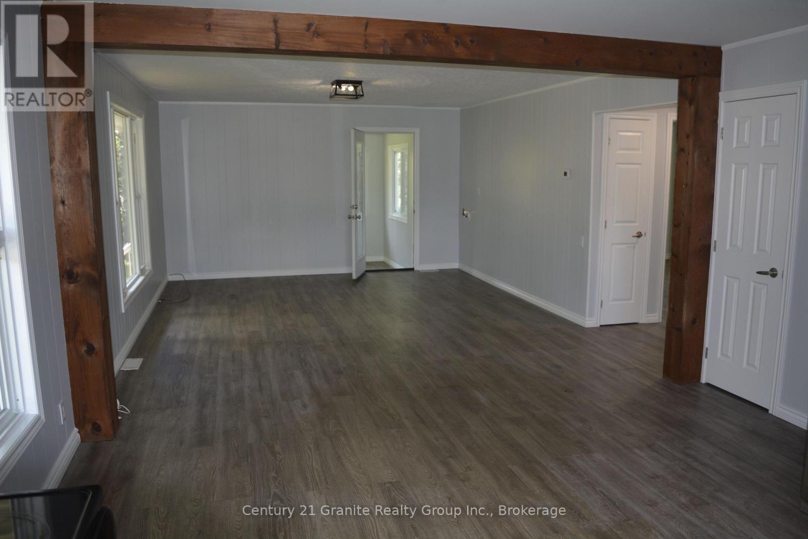 671 HASTINGS STREET N - 18