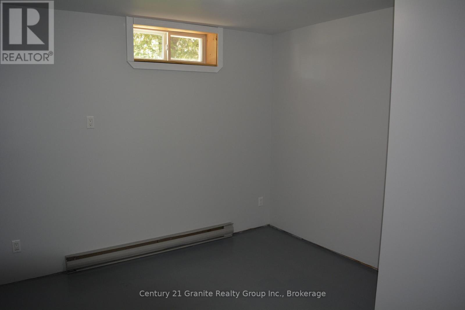 671 HASTINGS STREET N - 27