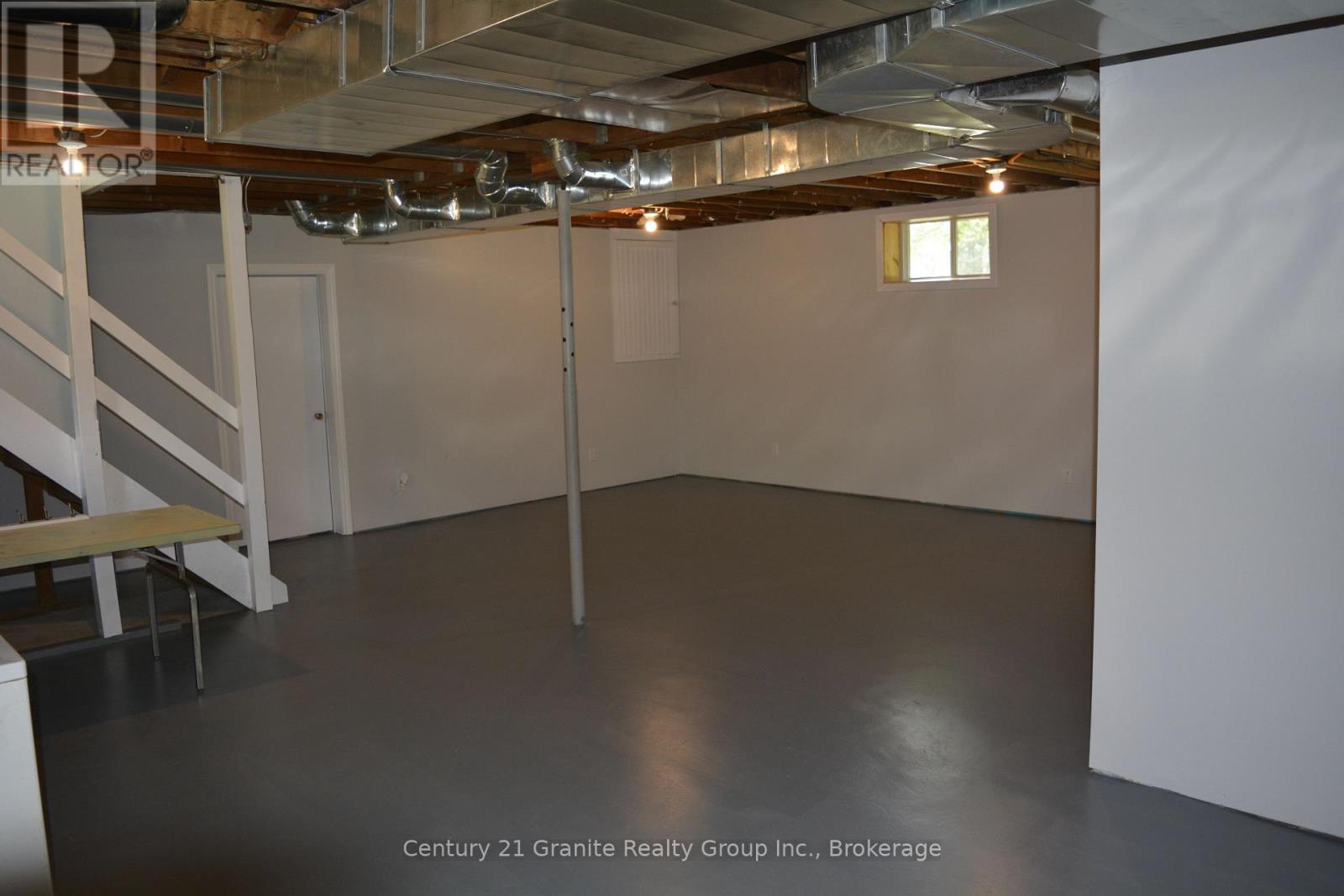 671 HASTINGS STREET N - 29