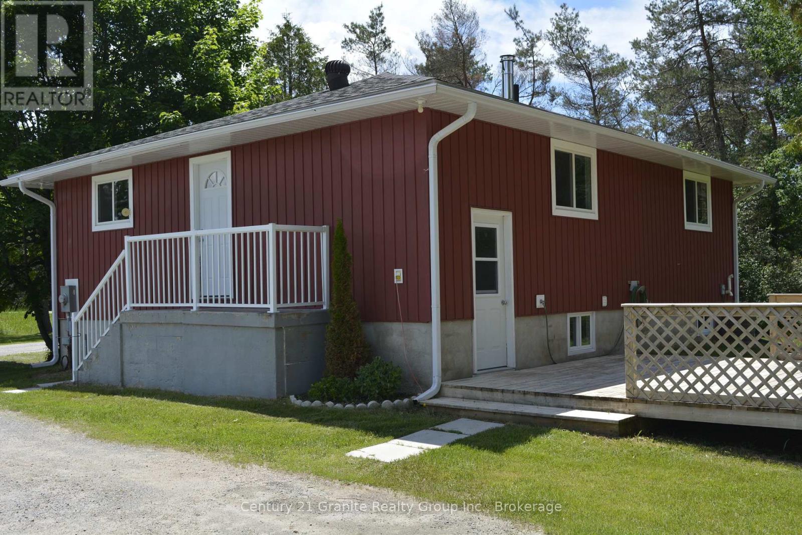 671 HASTINGS STREET N - 3