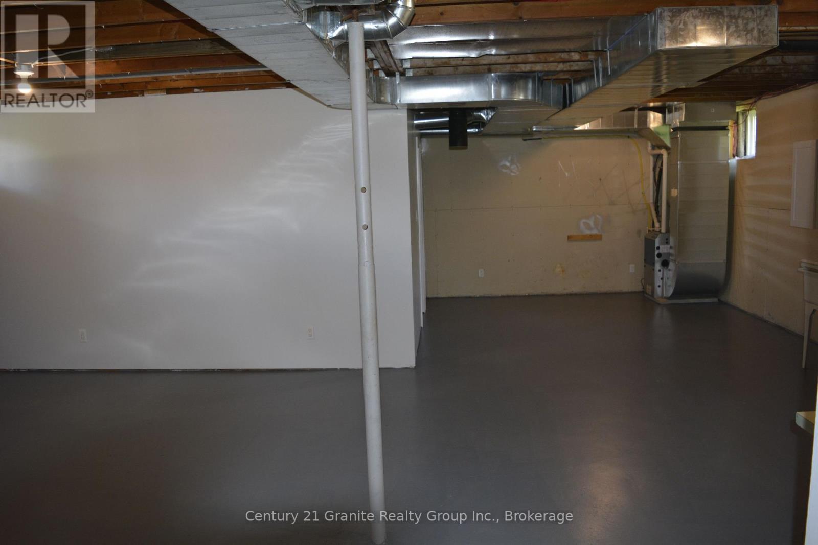 671 HASTINGS STREET N - 30