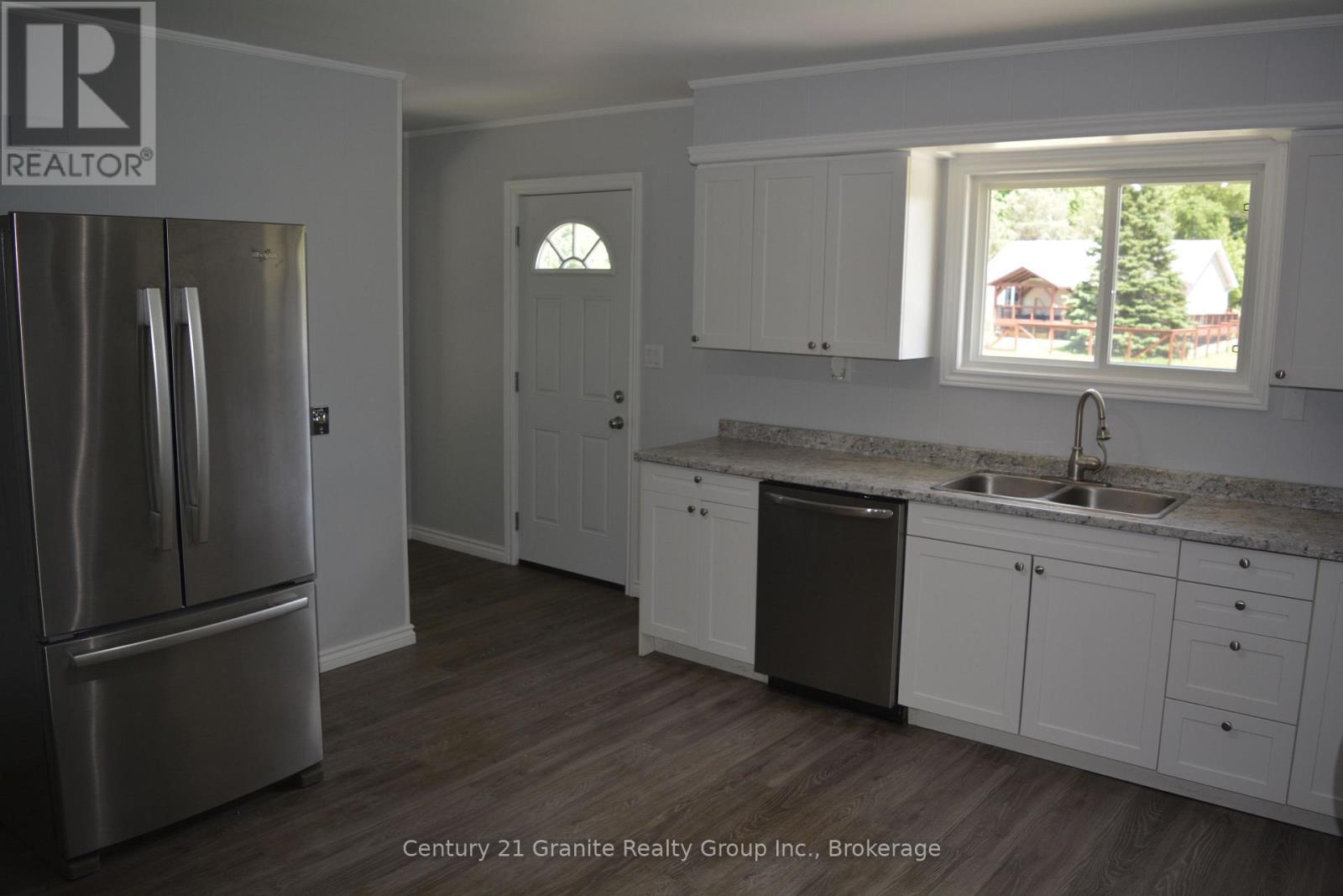 671 HASTINGS STREET N - 31