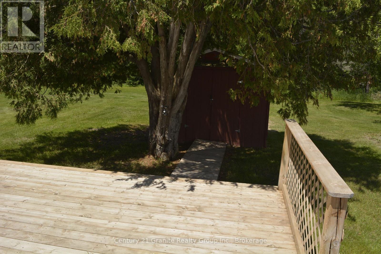 671 HASTINGS STREET N - 33