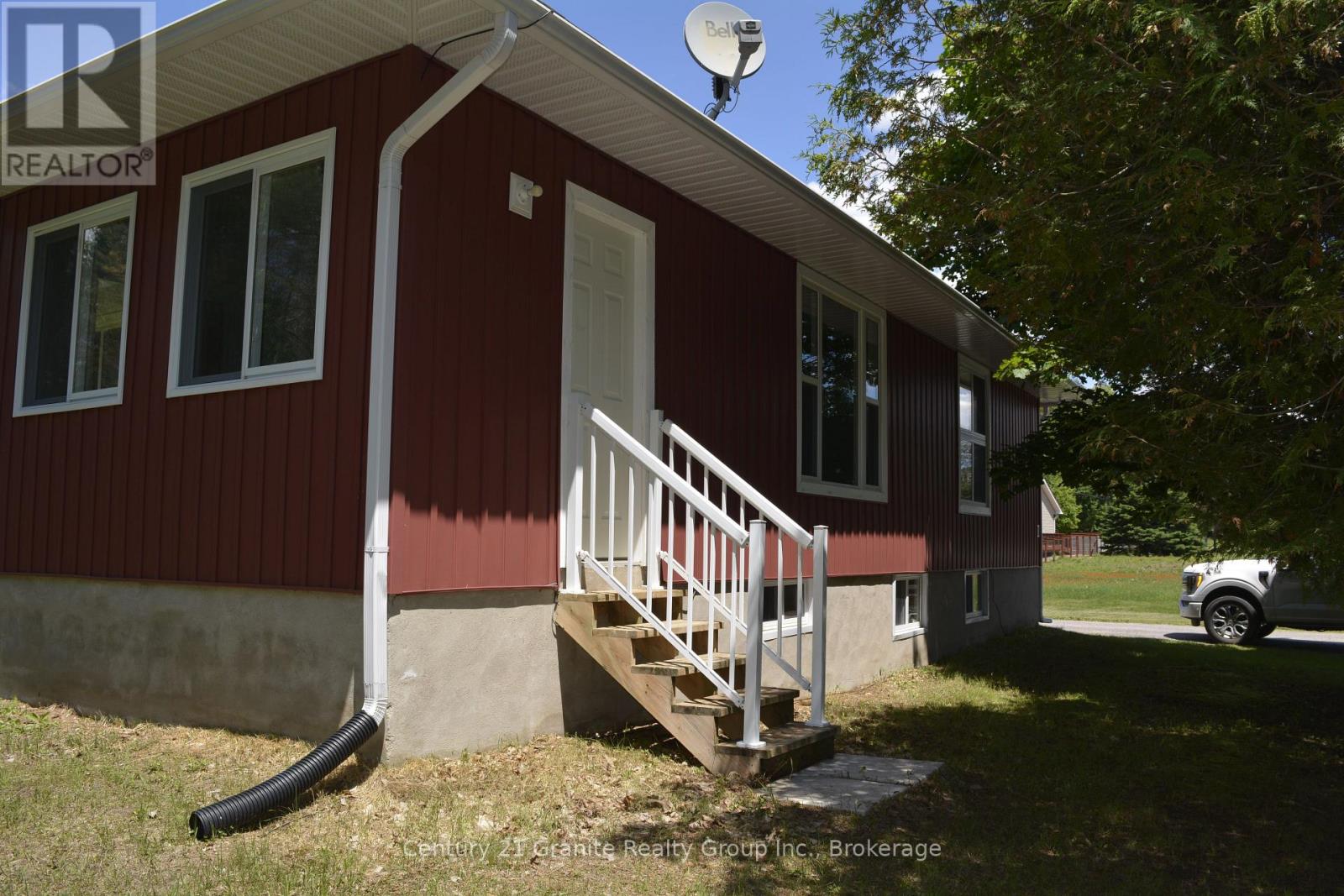 671 HASTINGS STREET N - 36