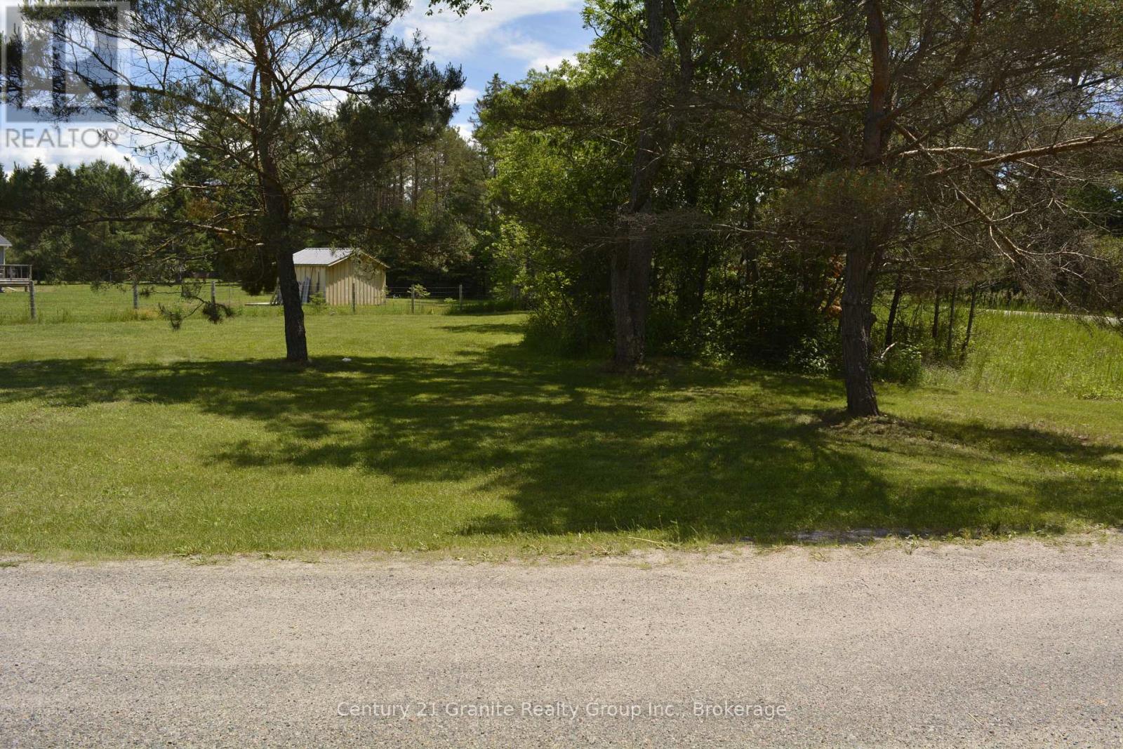 671 HASTINGS STREET N - 37