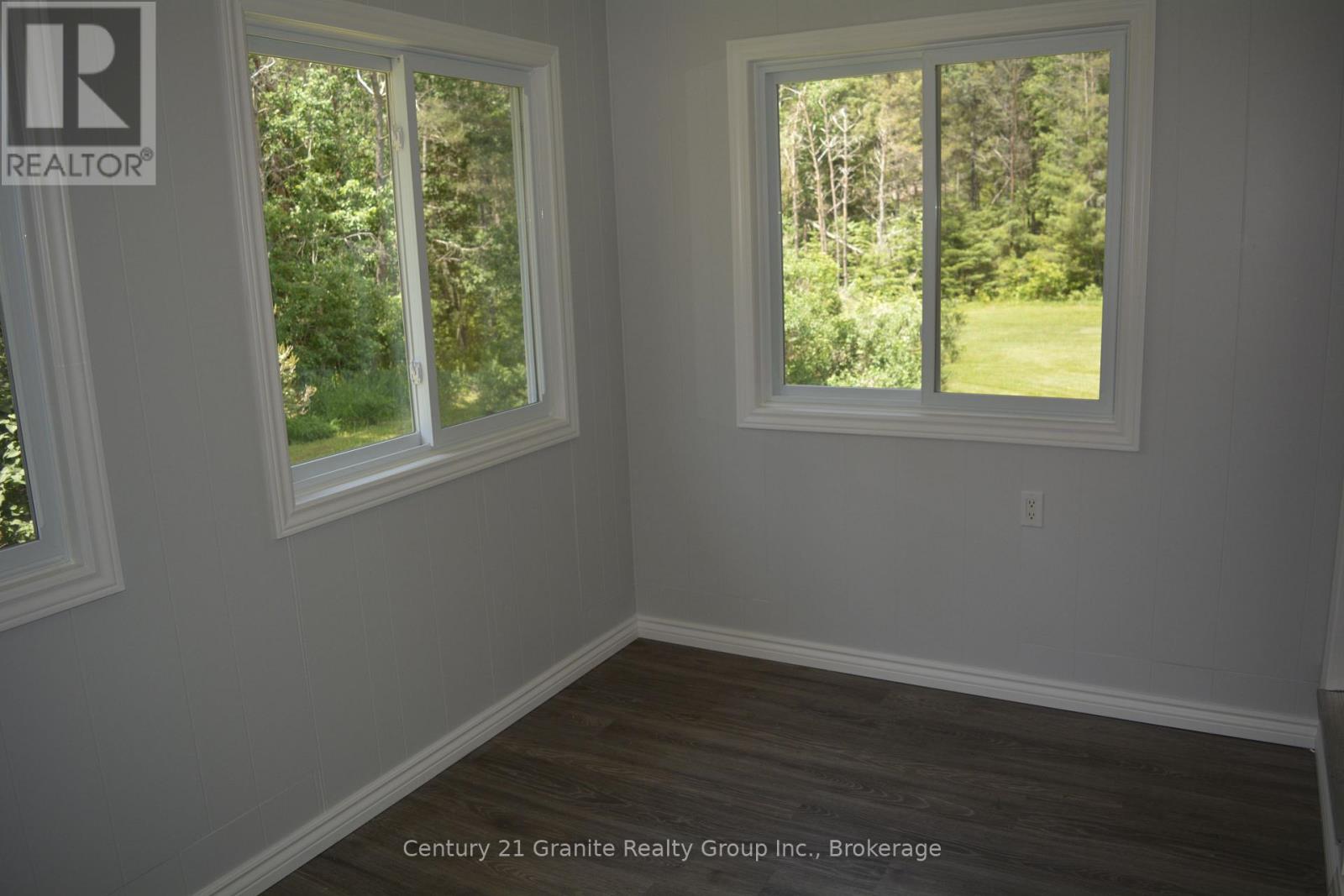 671 HASTINGS STREET N - 5