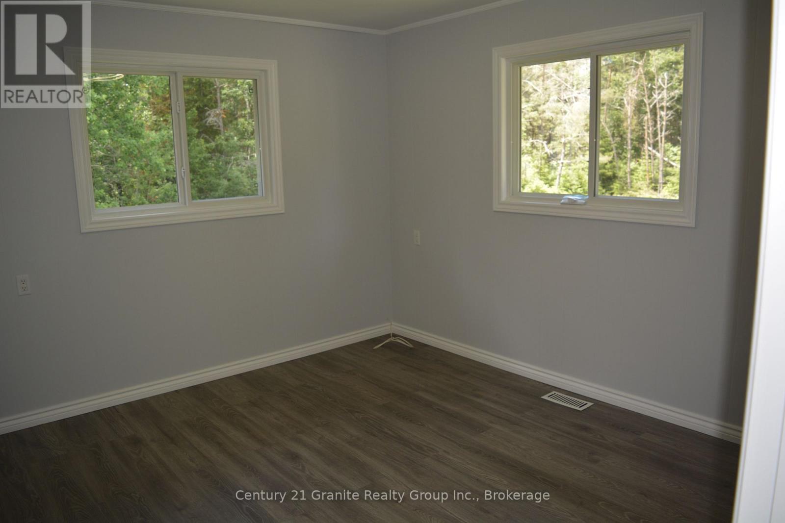 671 HASTINGS STREET N - 6