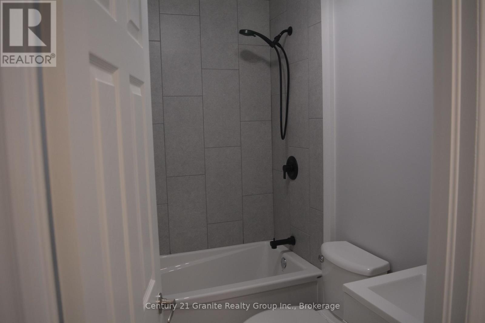 671 HASTINGS STREET N - 8