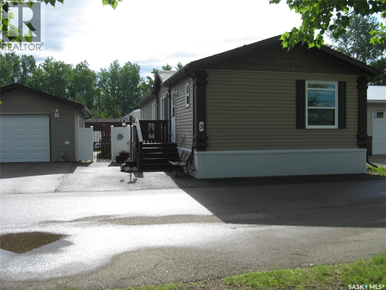 H9 1455 9th AVENUE NE - 1