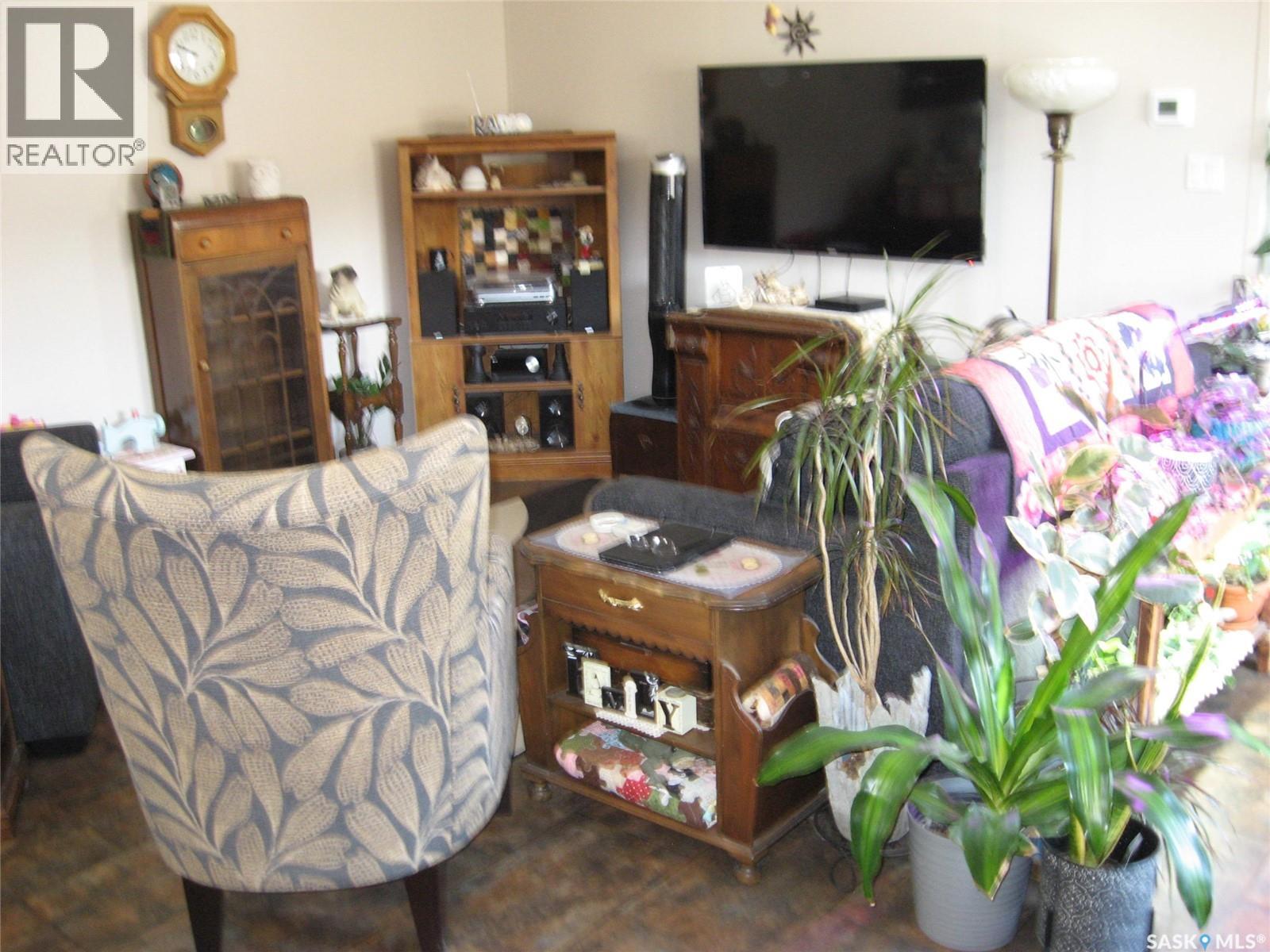 H9 1455 9th AVENUE NE - 13