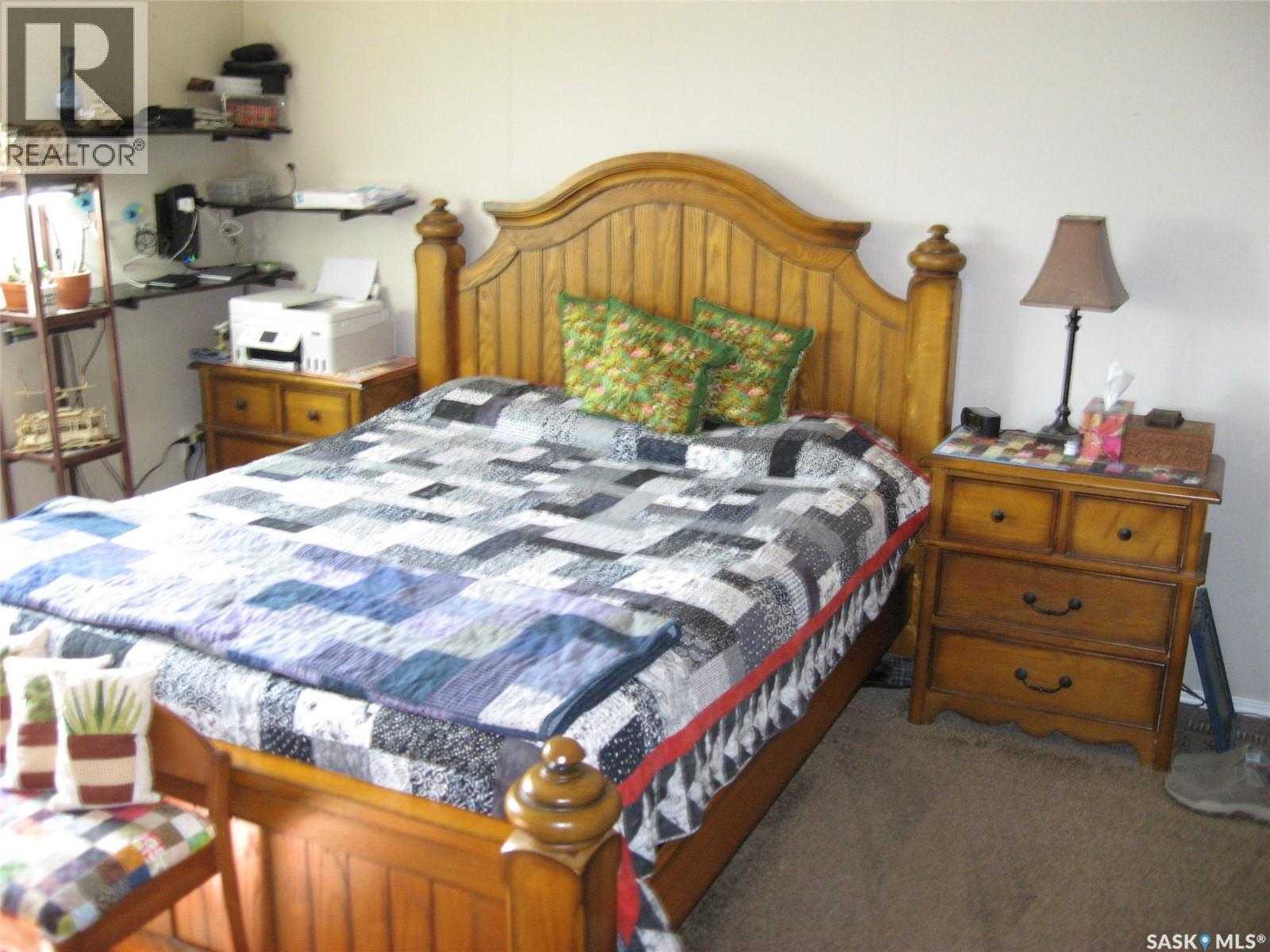 H9 1455 9th AVENUE NE - 17