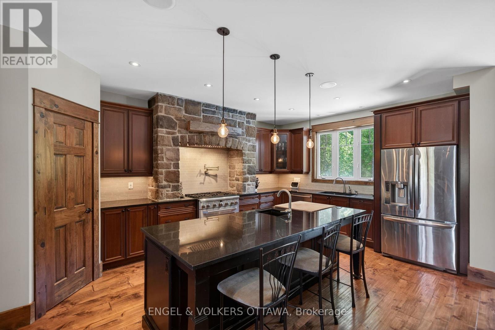 6 Bed, 4 Bath House for Sale in Ottawa – 328 SILENT WOOD GROVE, Ottawa – MLS# X13452512 - Image 12
