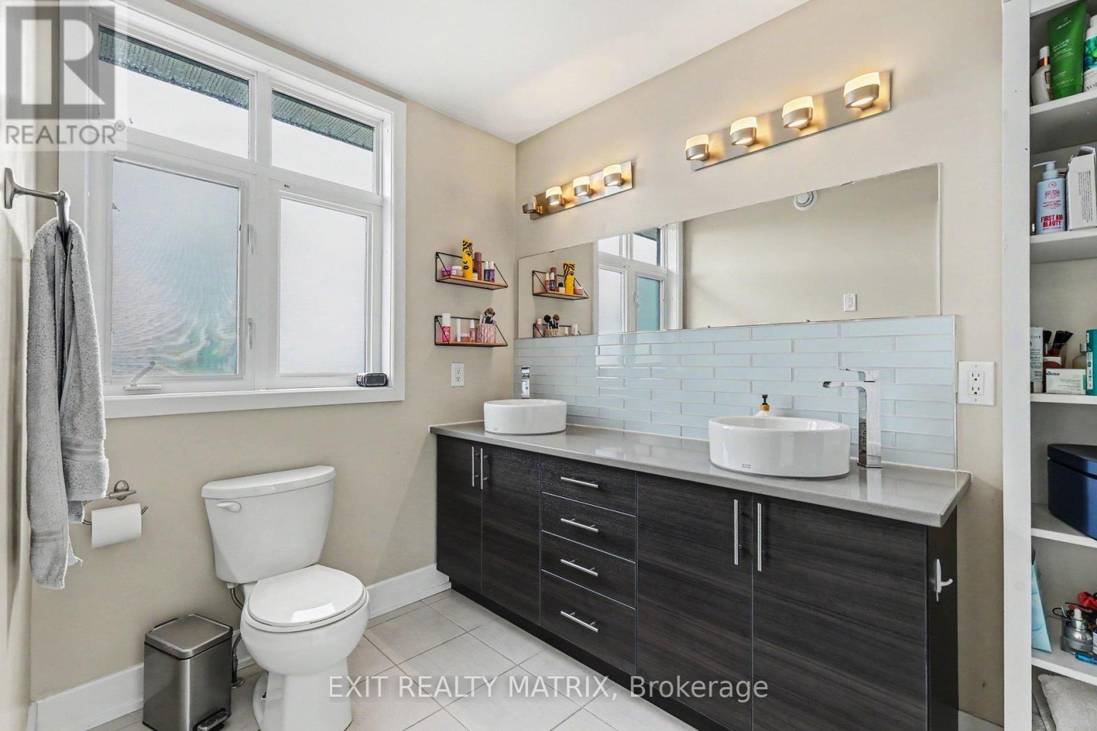 74 NUTTING CRESCENT - 17