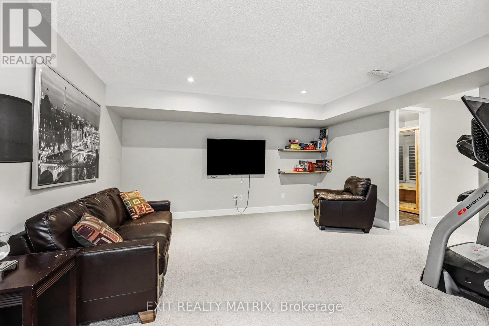 74 NUTTING CRESCENT - 24
