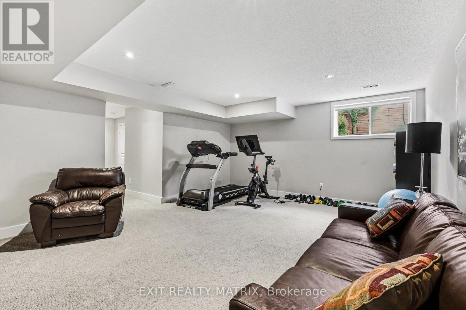 74 NUTTING CRESCENT - 25