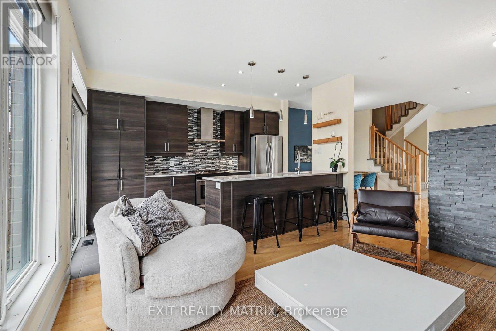 74 NUTTING CRESCENT - 8