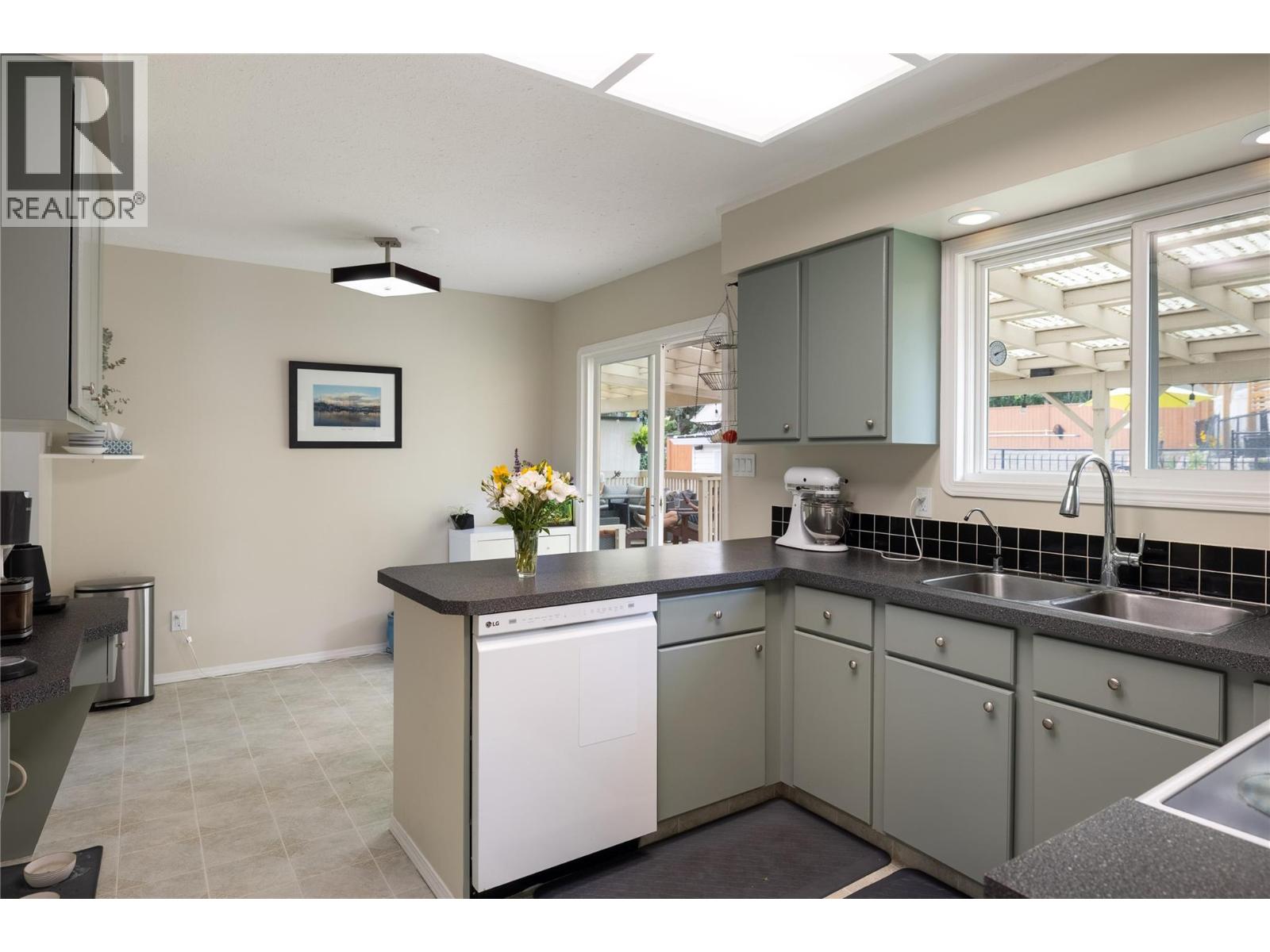 6671 Orchard Hill Drive - 26