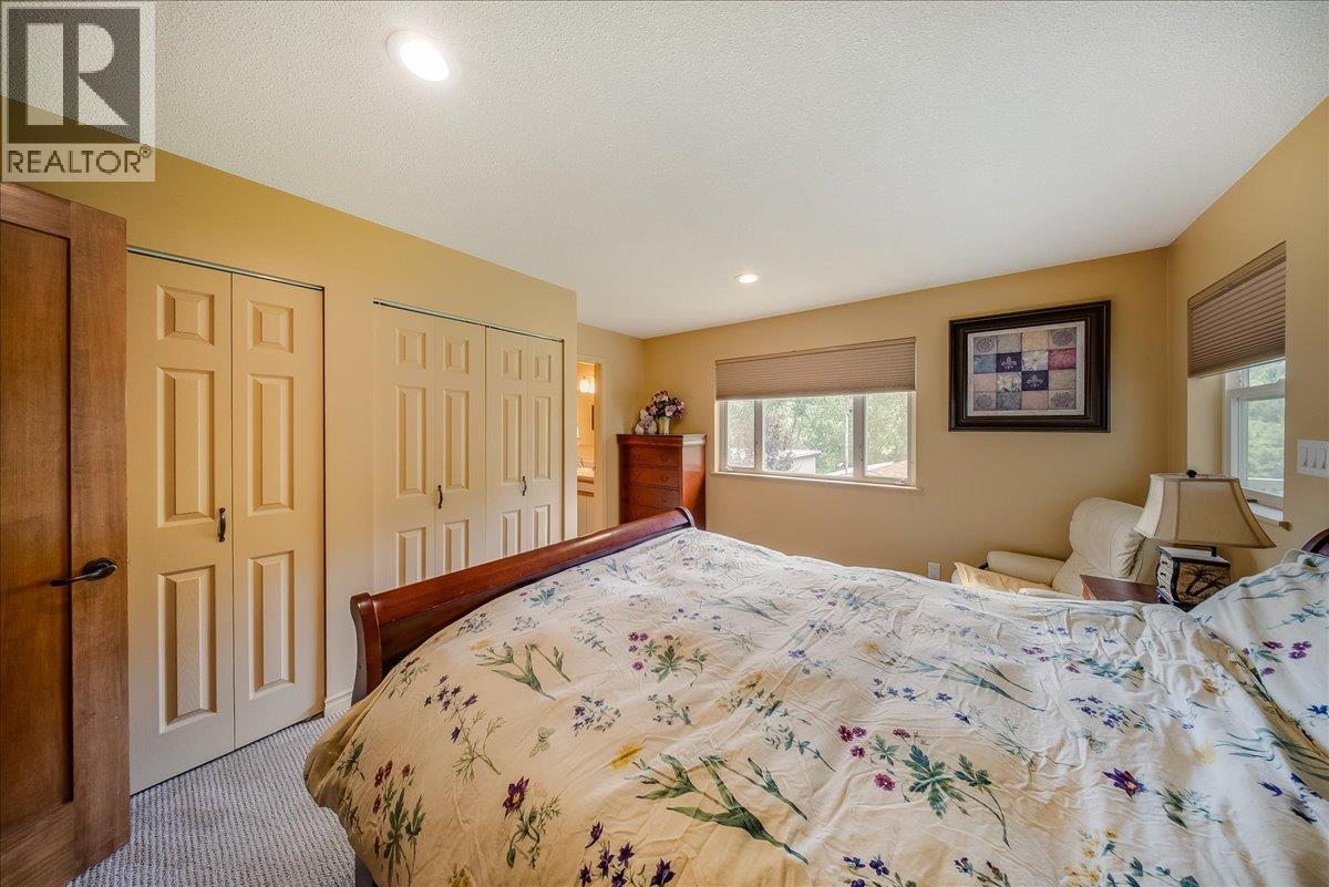 412 14th Avenue - 16
