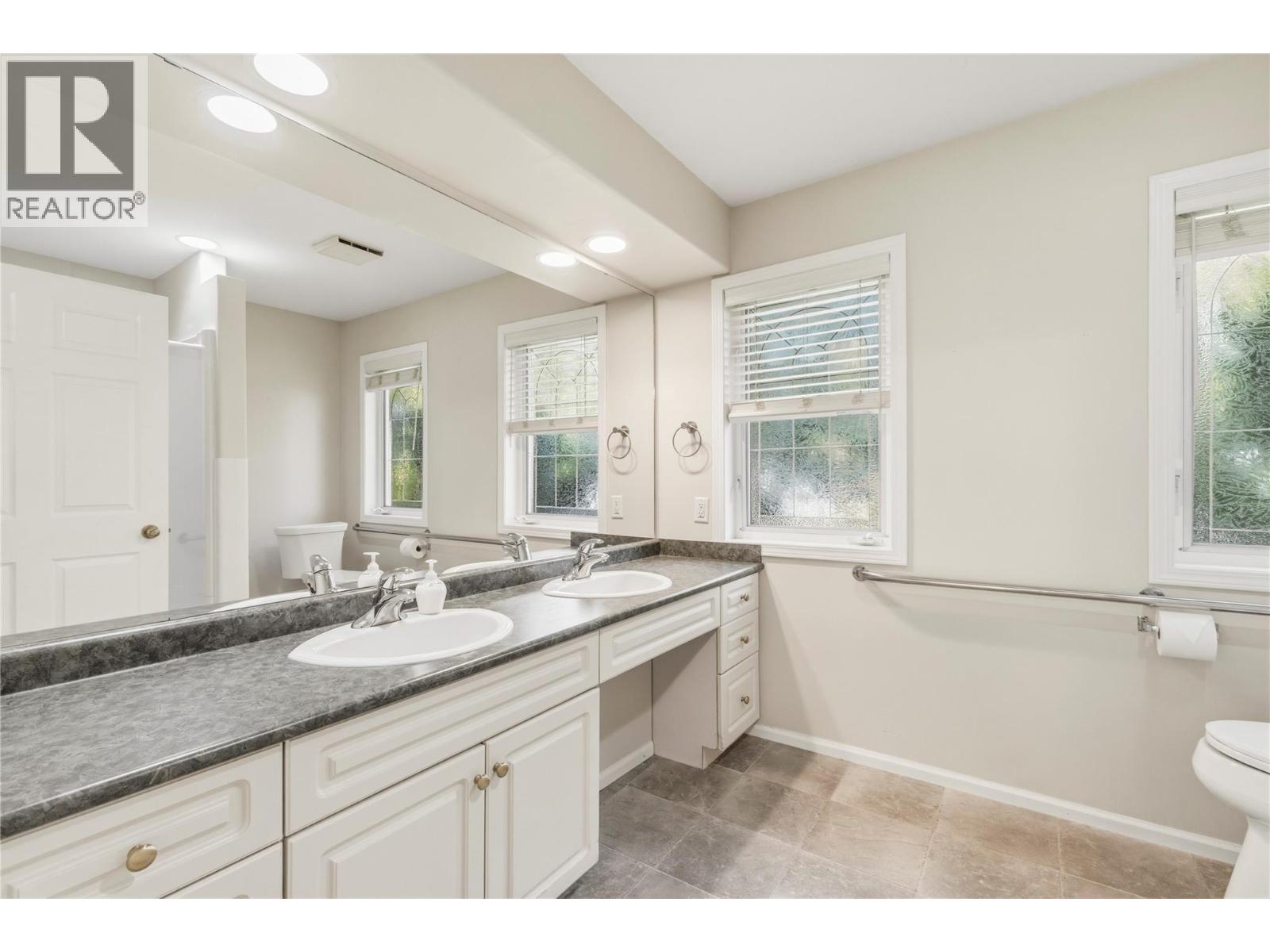  4551 13 Street Northeast, Salmon Arm