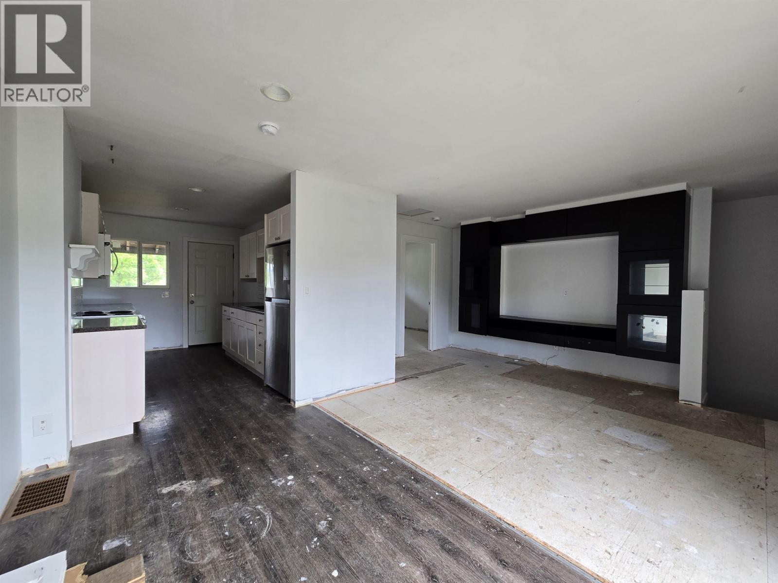 1653 GYRFALCON AVENUE, Kitimat — photo 3
