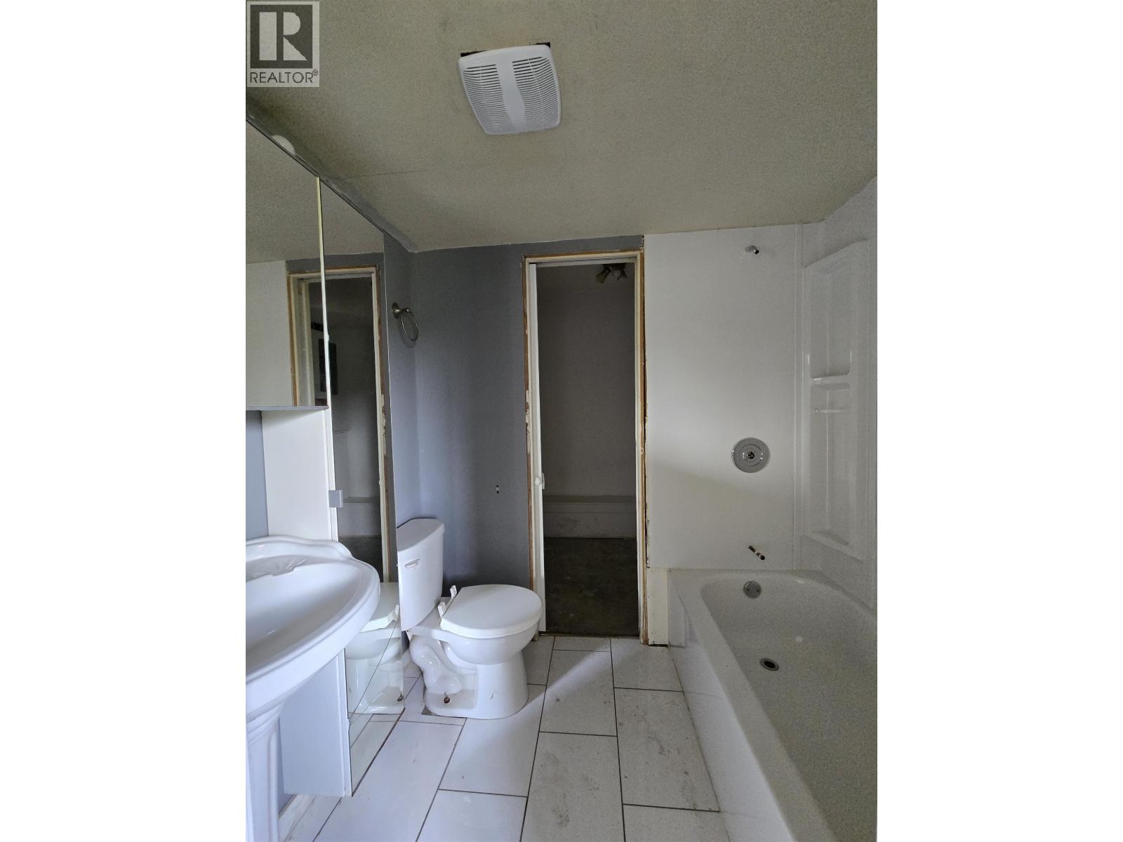 1653 GYRFALCON AVENUE - 10