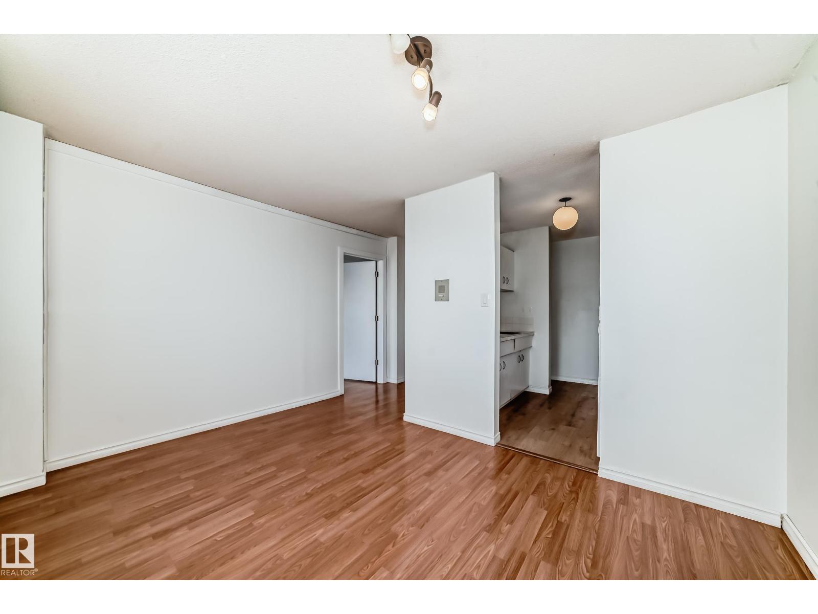 #401 11007 83 AV NW - 14
