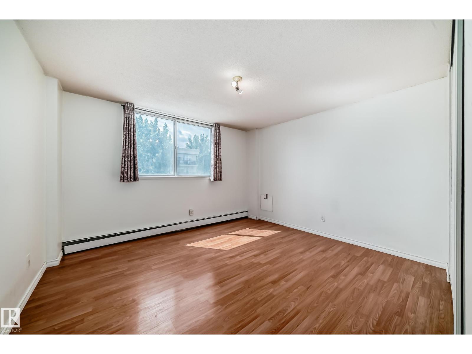 #401 11007 83 AV NW - 24