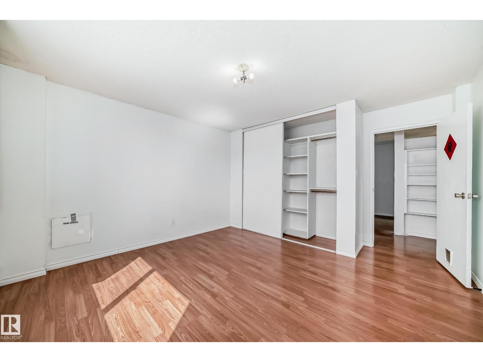 #401 11007 83 AV NW - 25