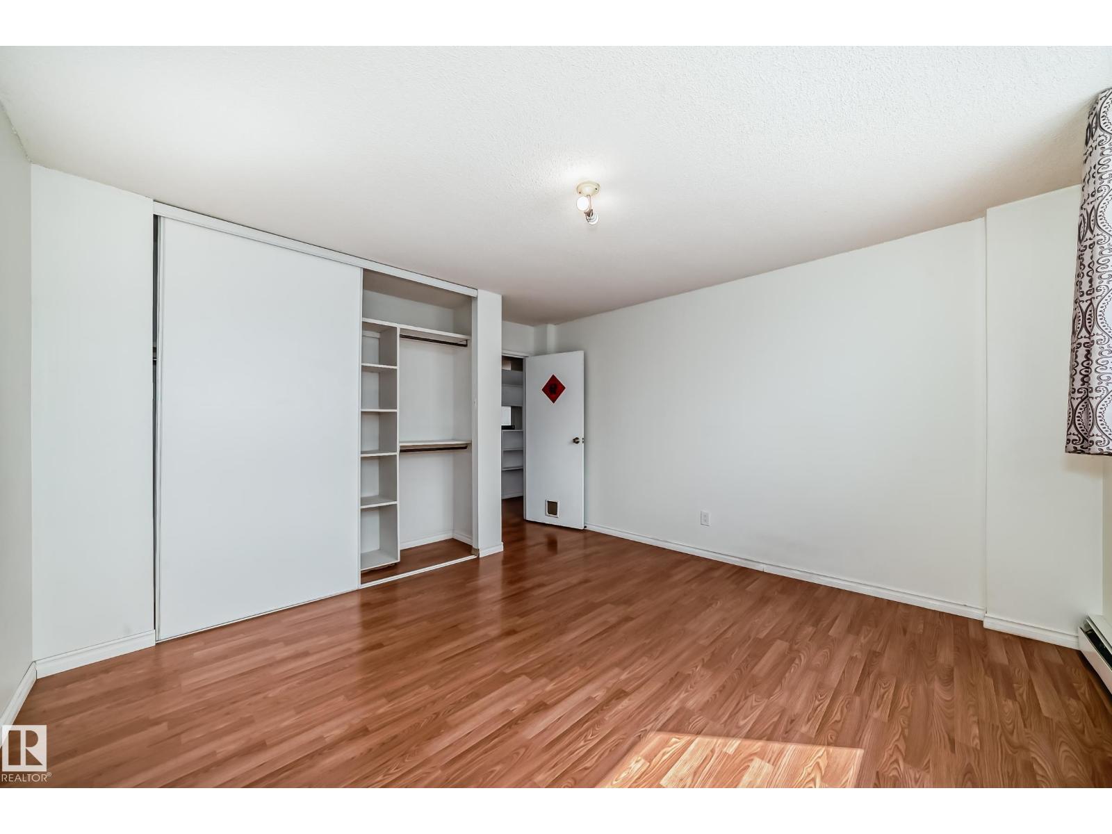 #401 11007 83 AV NW - 26