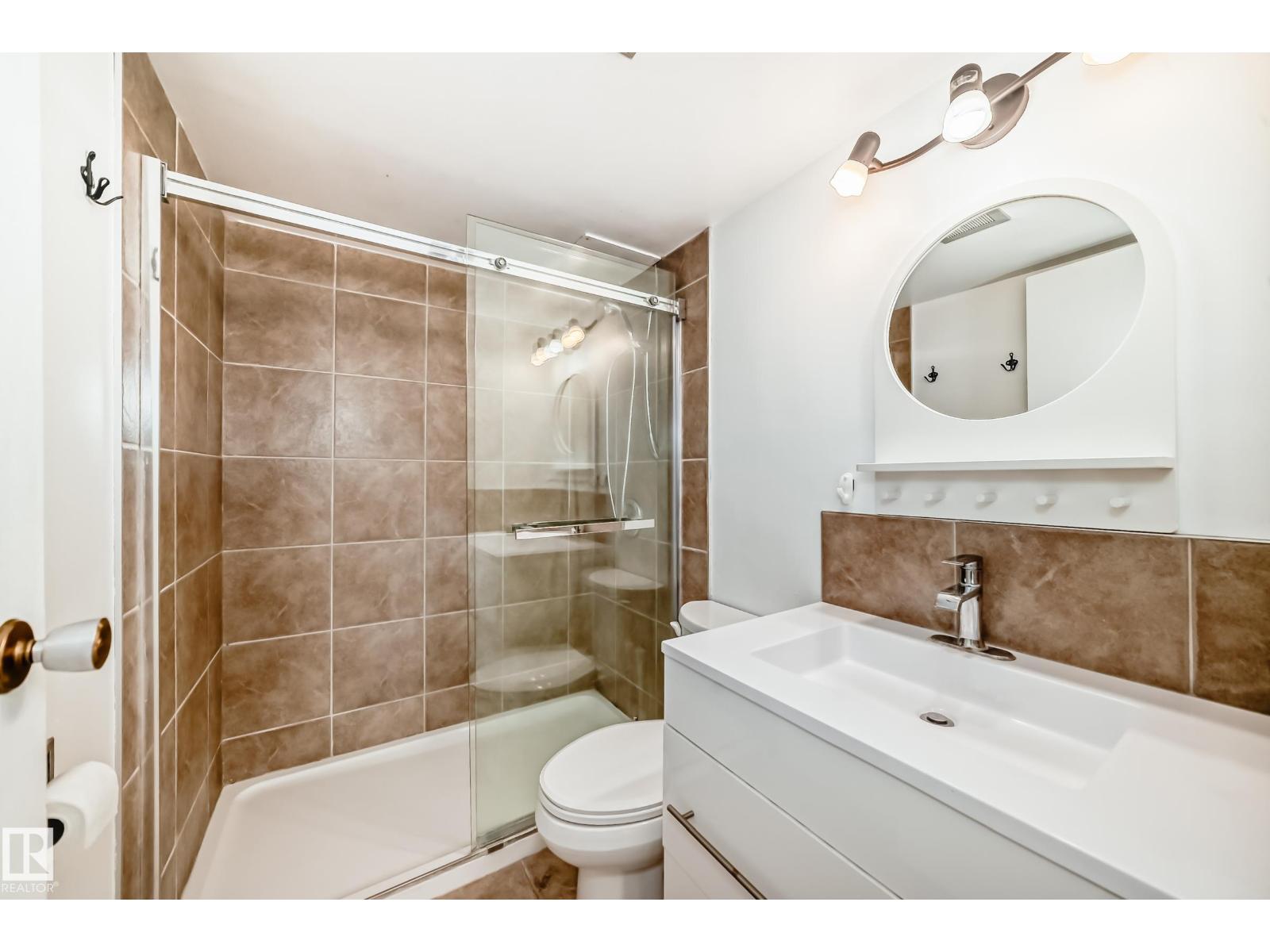 #401 11007 83 AV NW - 27