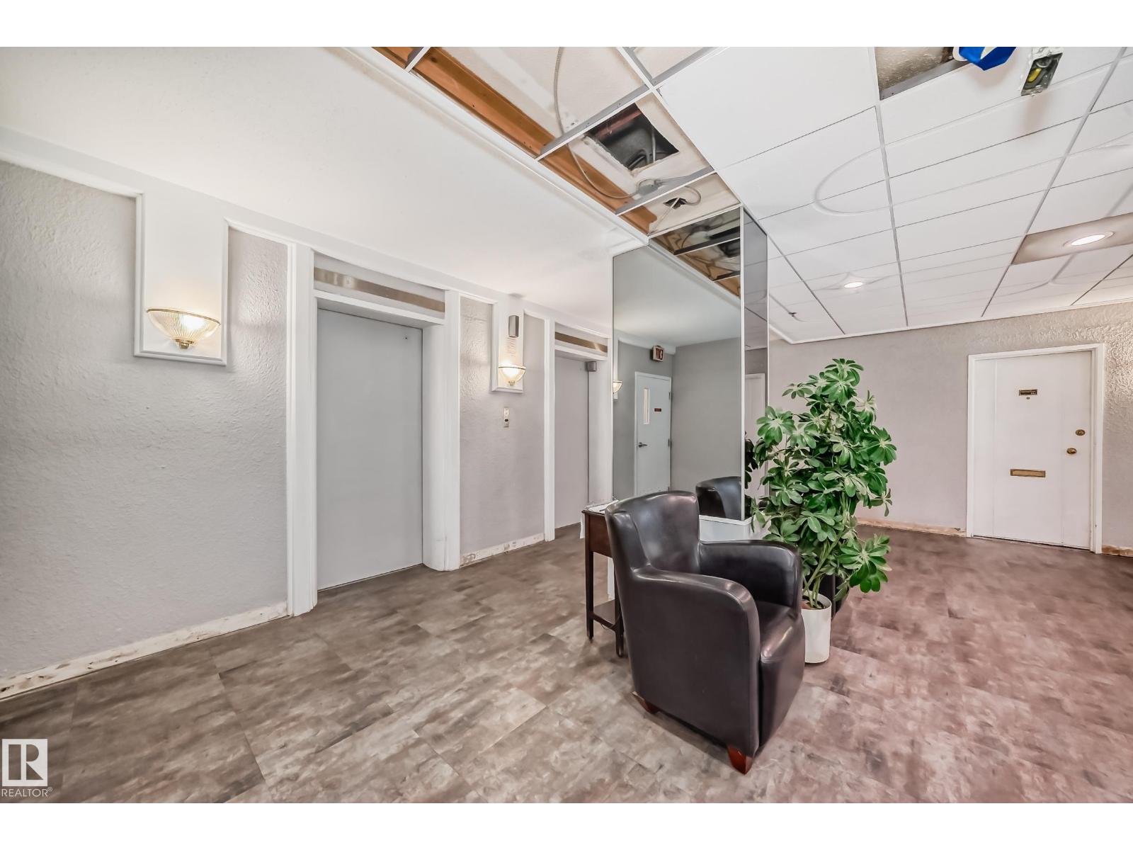 #401 11007 83 AV NW - 34