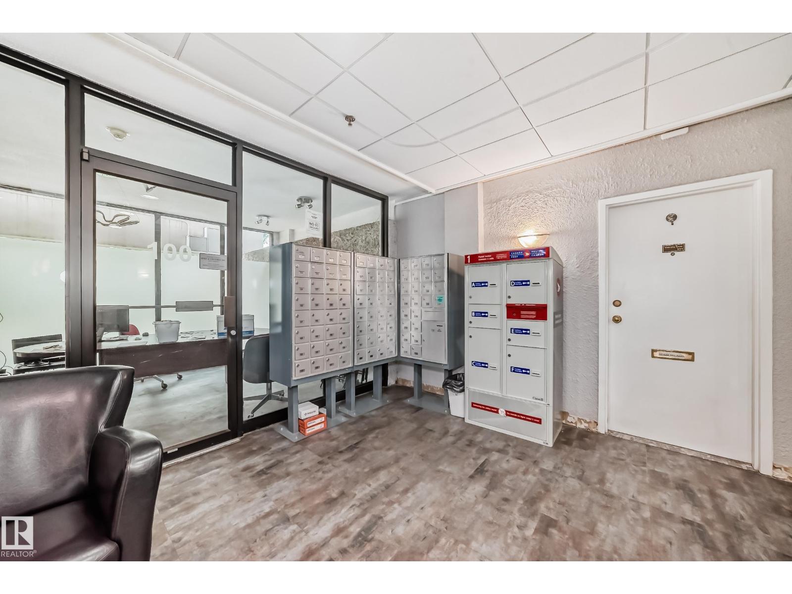 #401 11007 83 AV NW - 36