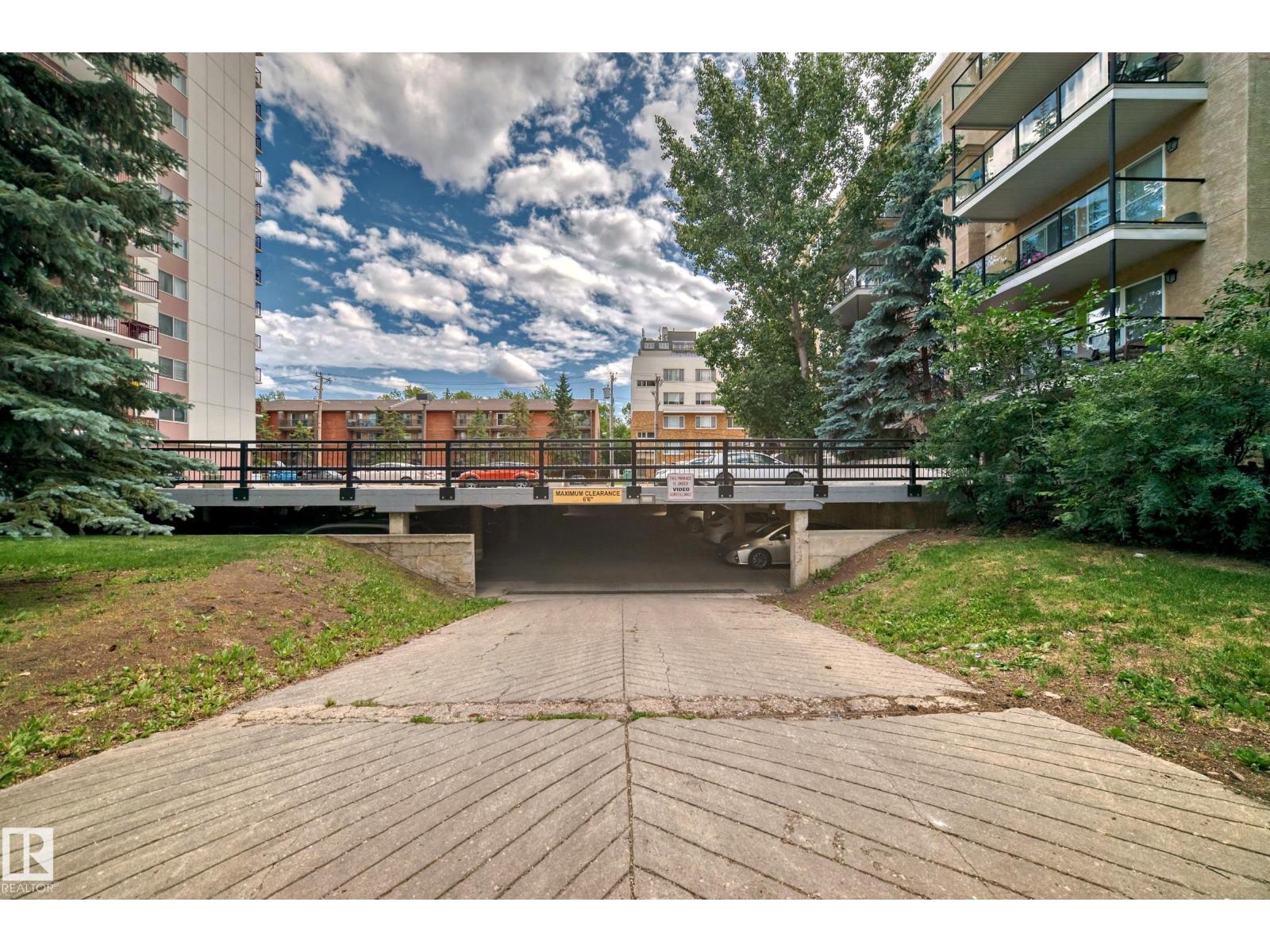 #401 11007 83 AV NW - 41