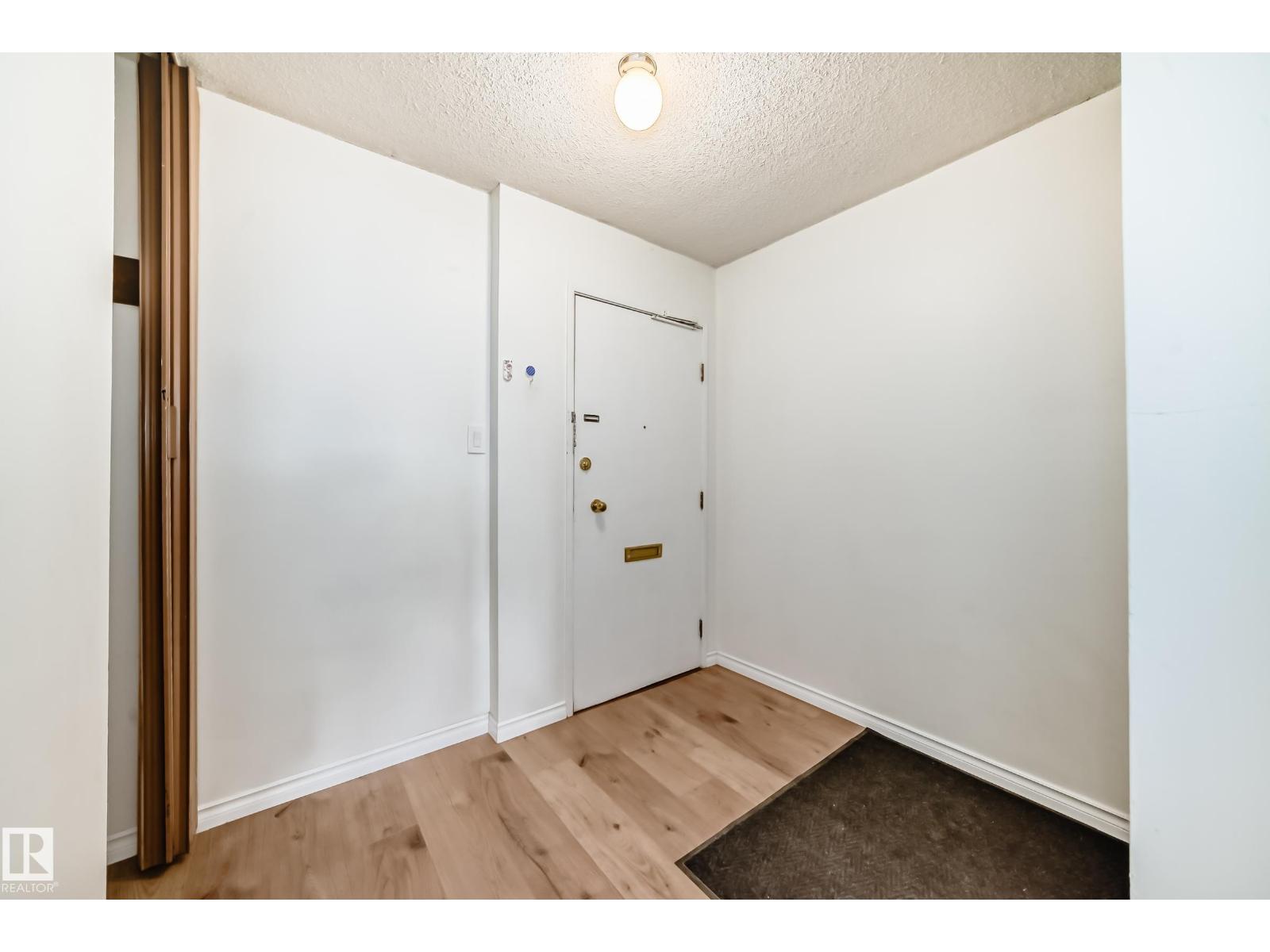 #401 11007 83 AV NW - 5
