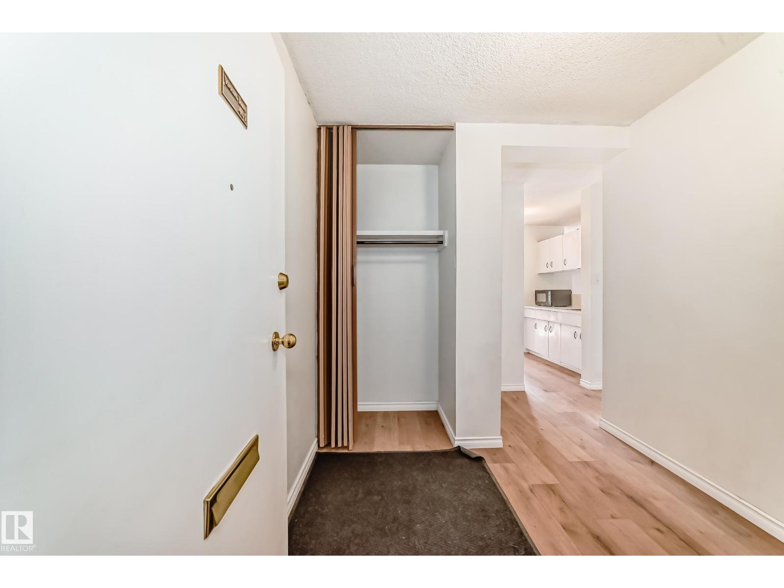 #401 11007 83 AV NW - 7
