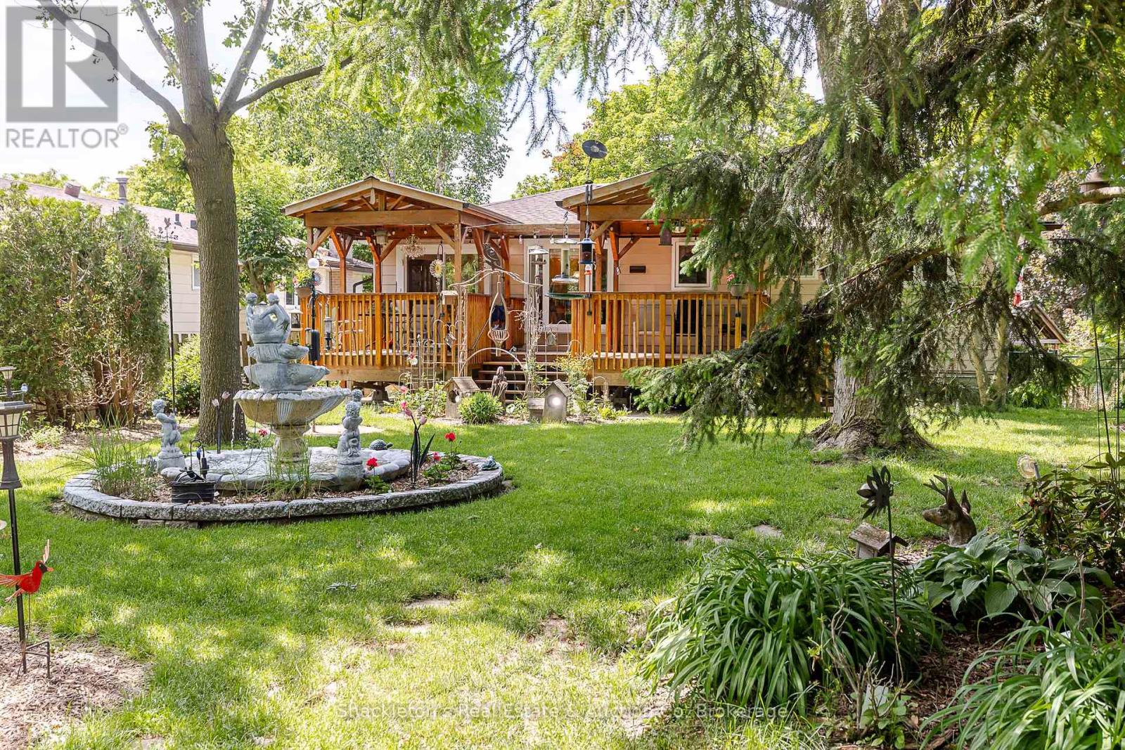 69 NETHERCOTT DRIVE - 39