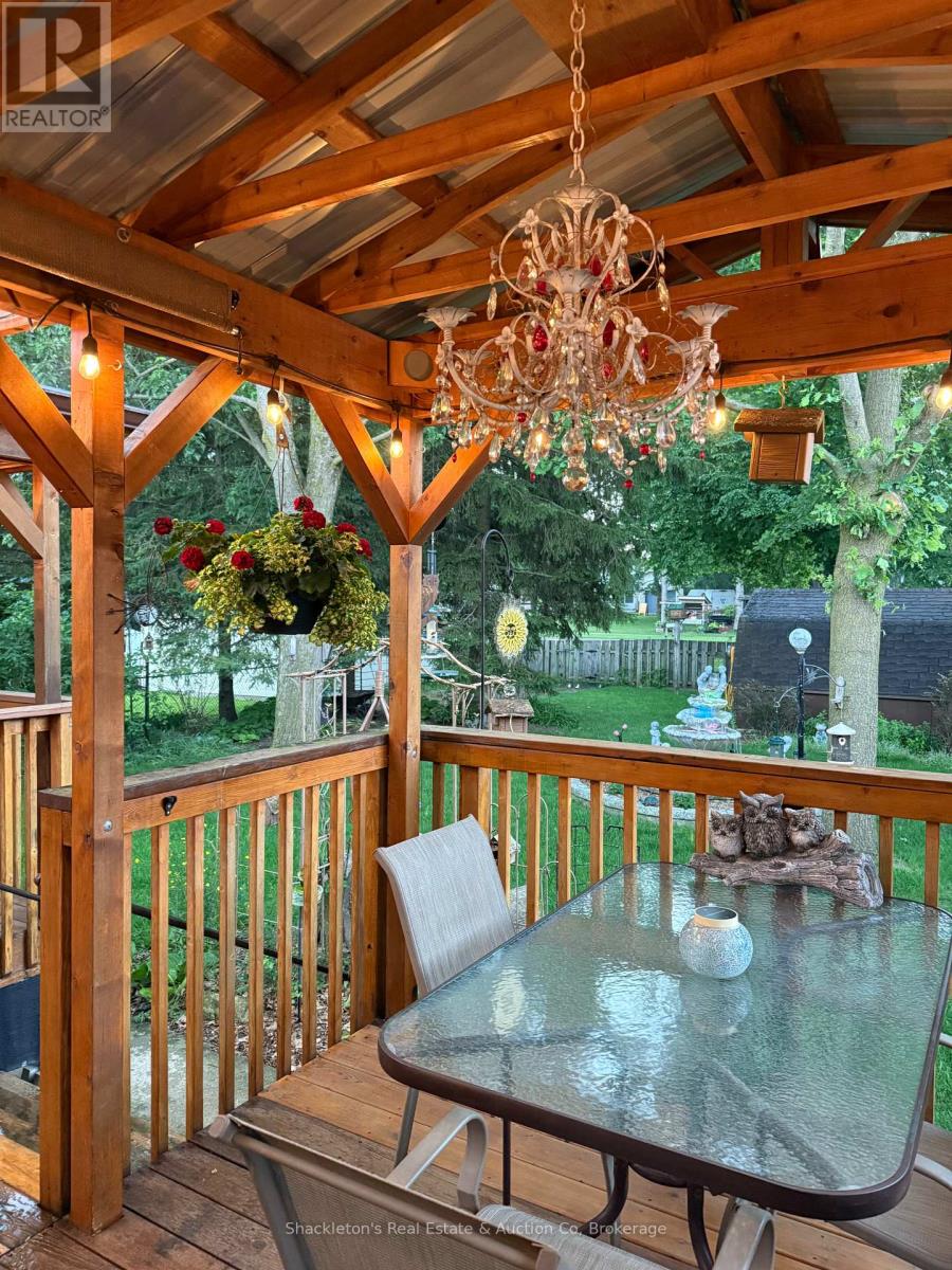69 NETHERCOTT DRIVE - 34